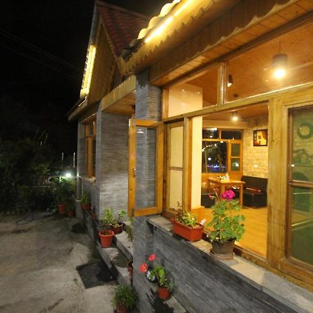 Holiday Hill Mountain View With Balcony МакЛеод Ганж Екстериор снимка
